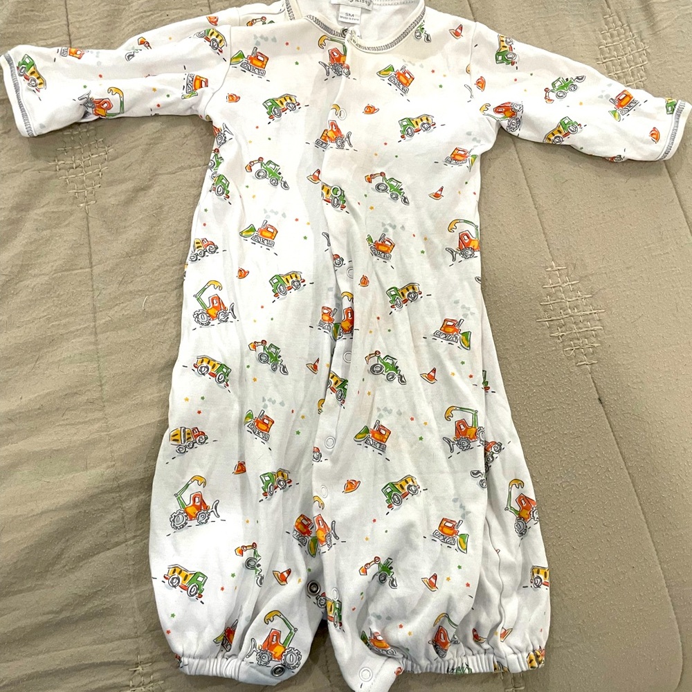Kissy kissy size small convertible onesie